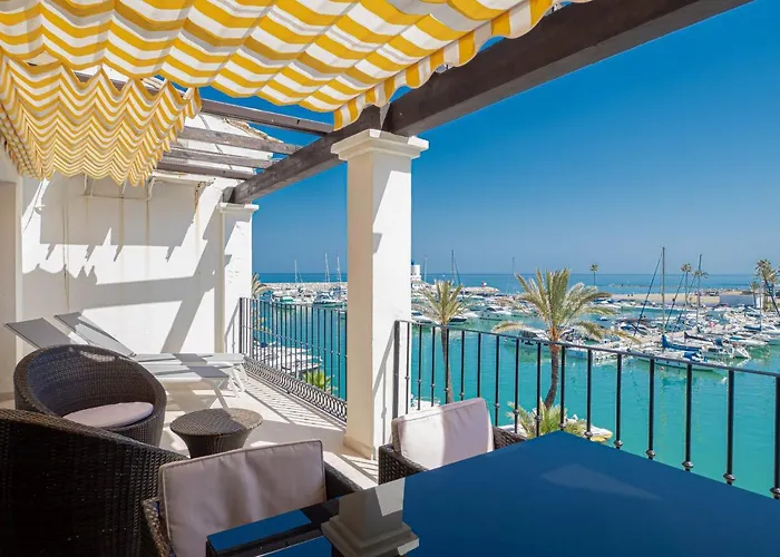 Beautiful Duquesa Harbour apt 2001